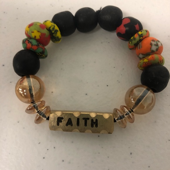 Bracelets - Picture 2 of 8